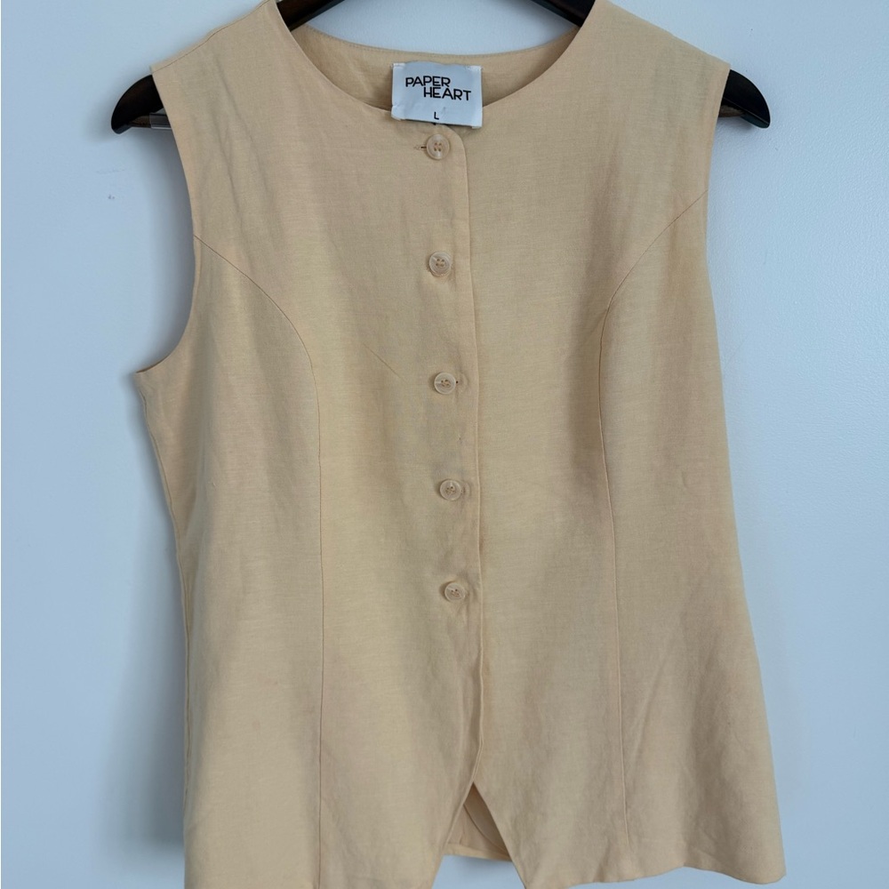 Paper Heart Sleeveless Button-Down Top in Beige